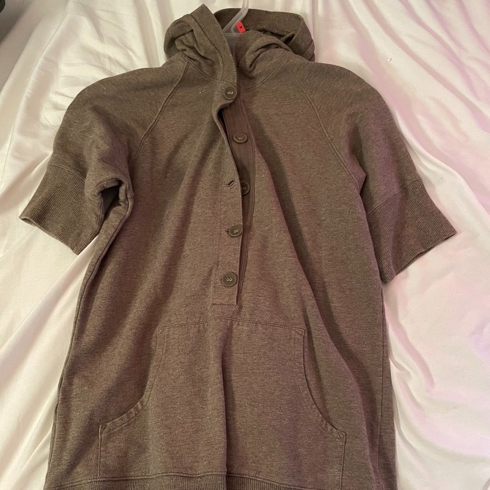 $4.99 Shipping!! Ann Taylor Loft Quarter Sweater